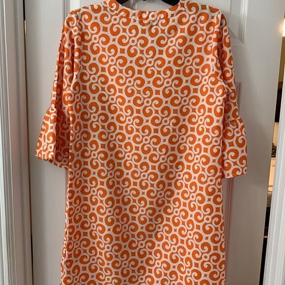 Buckhead Betties Size Medium dress with ruffle sleeves and scoop neck - Picture 2 of 9